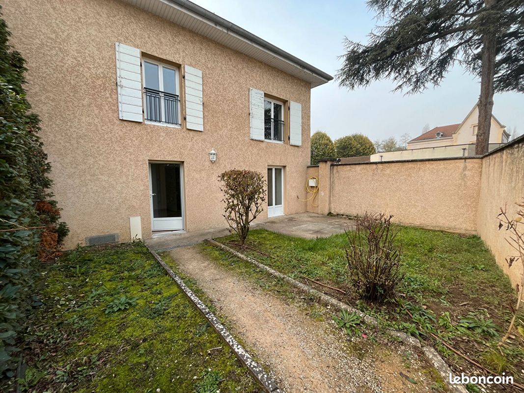 Maison 3 pièces 68 m² · à Pont-de-Chéruy · 68 m² · 905 €/mois