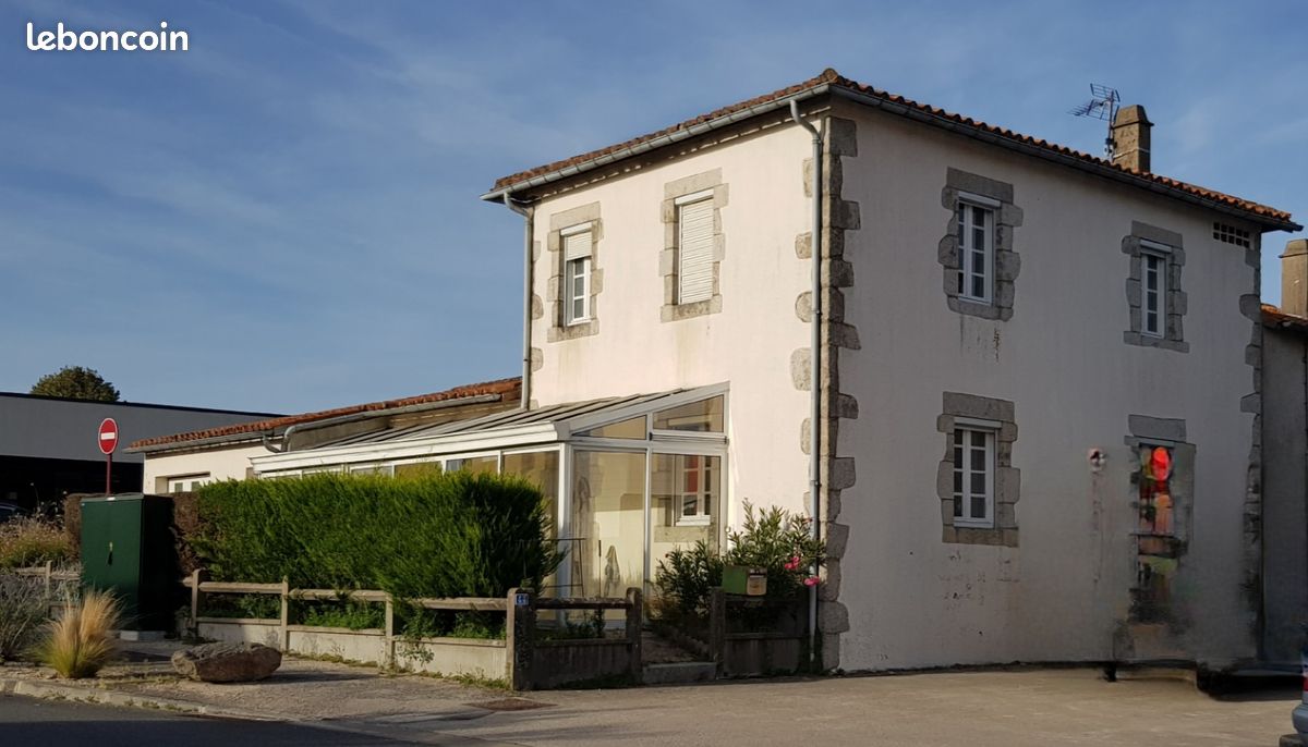Maison 4 pièces 95 m² · à Saint-Aubin-le-Cloud · 95 m² · 100 000 €
