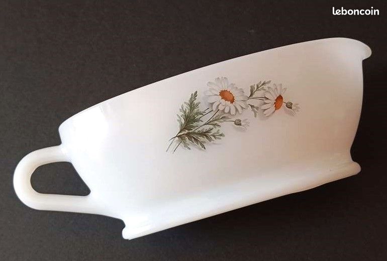 PLAT ovale décor fleurs marguerites 7114 Arcopal france