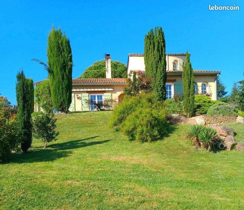 Maison 6 pièces 135 m² · à Villemontais · 135 m² · 320 000 €
