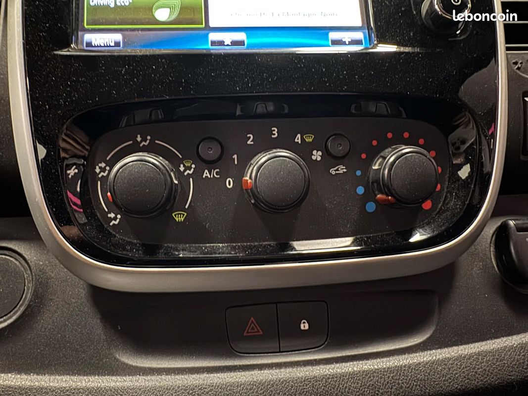 Renault TRAFIC 6 PLACES 140CH + Moteur à Chaine + Entretien OK (image 25)