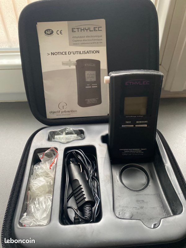 Éthylotest Électronique Homologué NF – Alcootest Précis Avec Écran LCD Bleu, 20 Embouts Inclus – Idéal Pour Usage Familial Et Professionnel