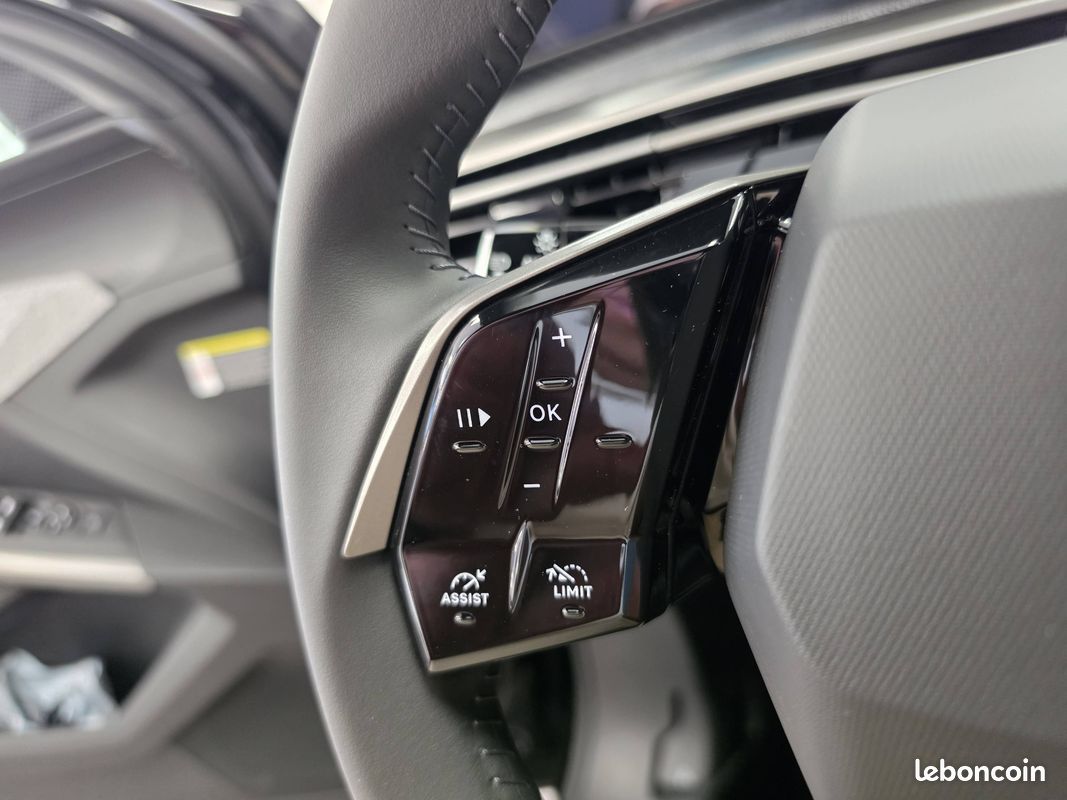 PEUGEOT 3008 Hybrid 145 e-DCS6 Allure (image 16)
