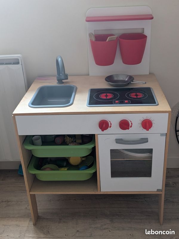 Cuisine pour enfant avec tous ses accessoires (image 1)