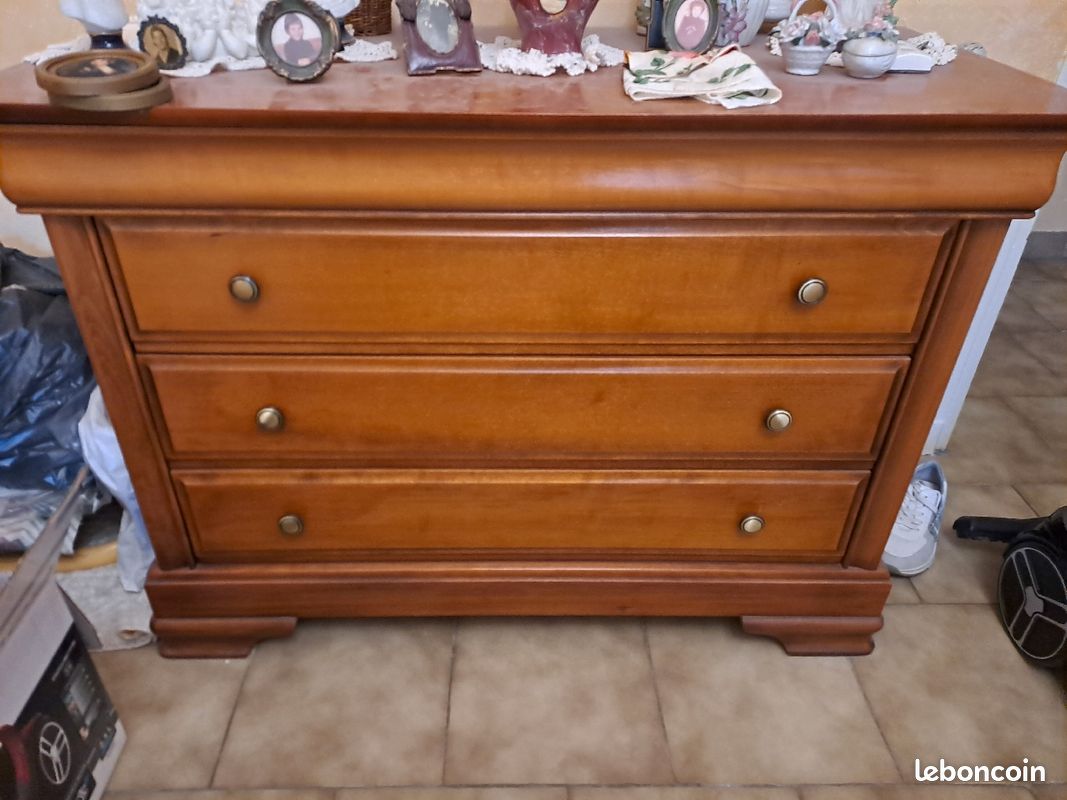 Commode (image 1)