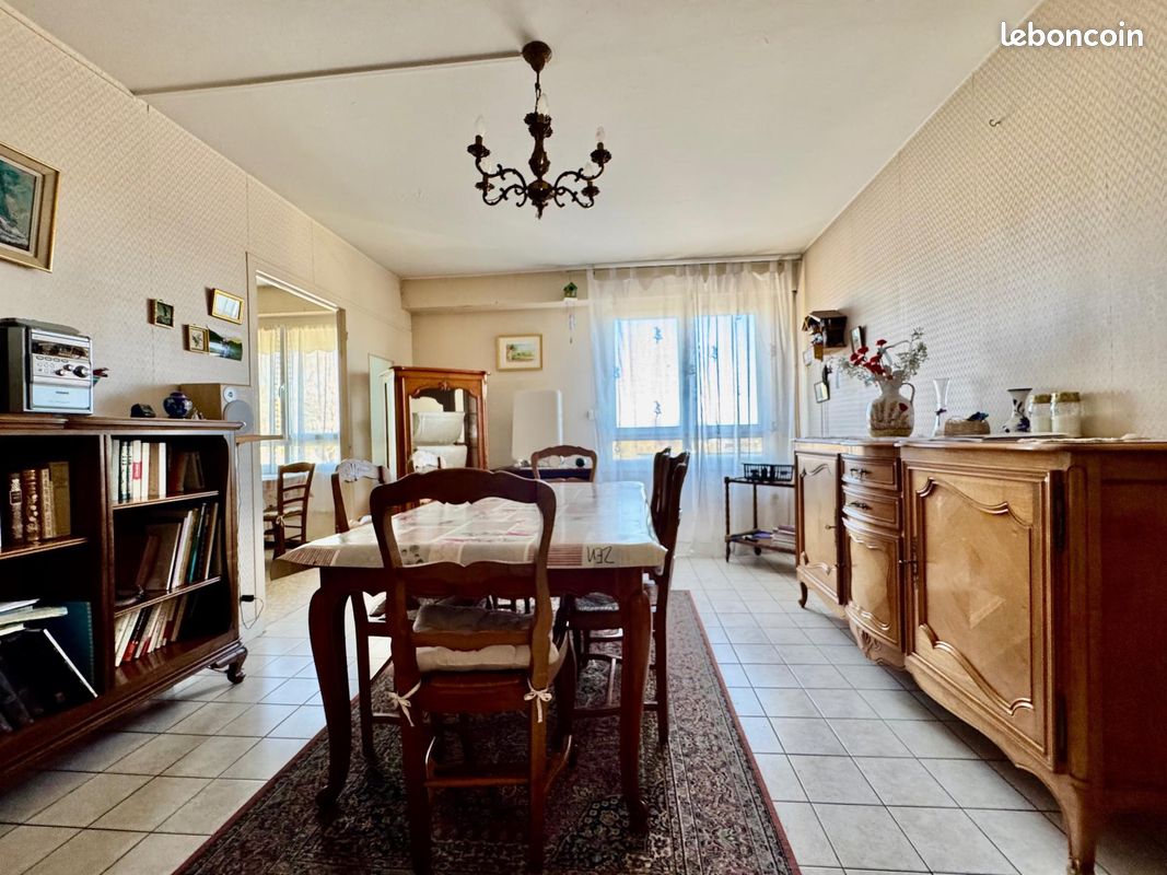 Appartement 4 pièces 100 m² · à Vierzon · 100 m² · 55 000 €