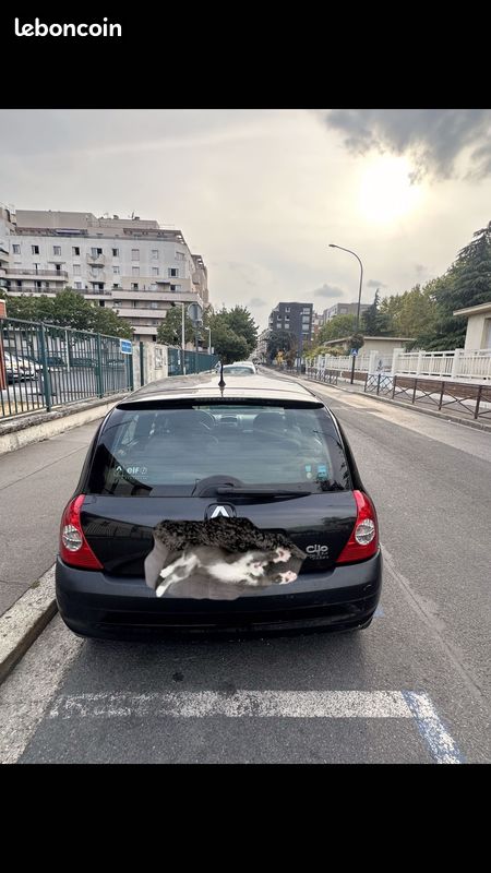 Clio 2 (image 2)