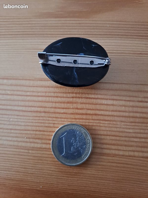 Broche ovale marbrée (image 2)