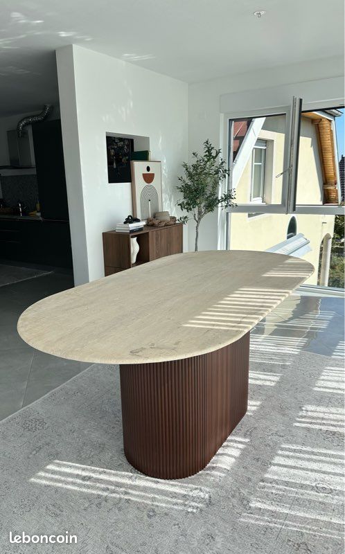 Table à manger en travertin (image 2)