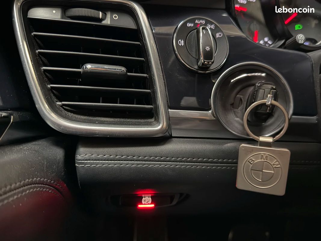 Porsche PANAMERA Diesel V6 - Caméra de recul / Sièges chauffants (image 29)