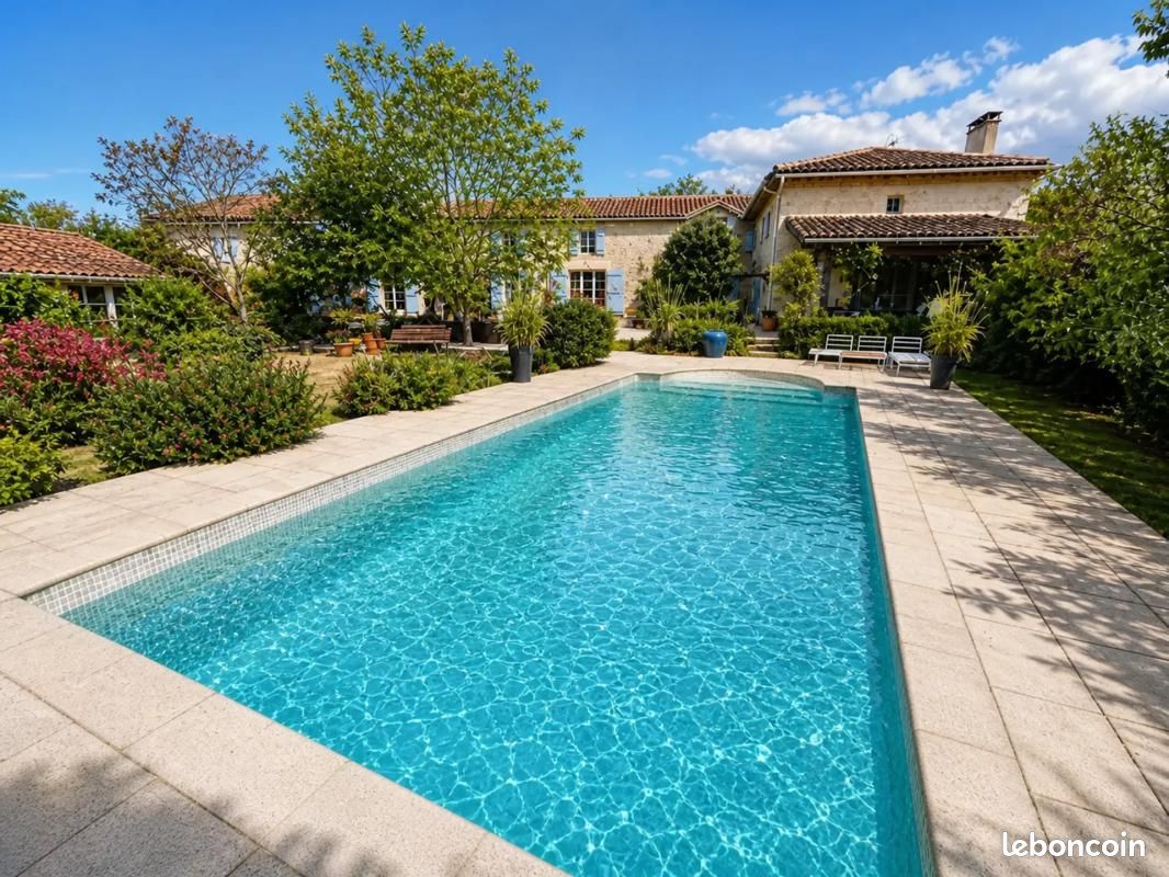 Maison 15 pièces 414 m² · à Condom · 414 m² · 680 000 €