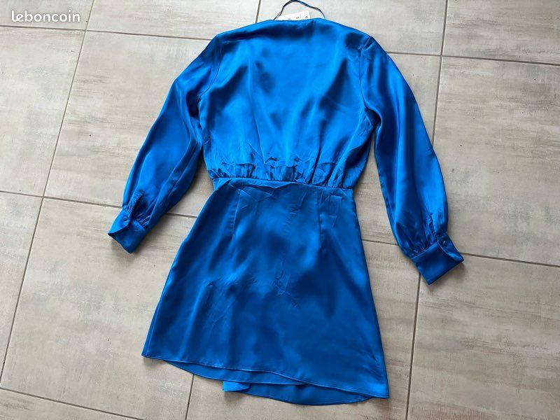 Robe courte effet portefeuille manches longues bleu dur Marque