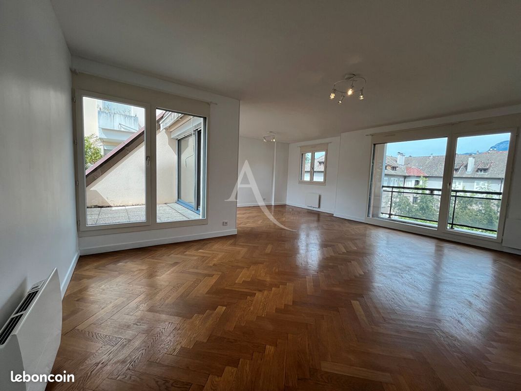 Appartement 2 pièces 56 m² · à Annecy · 56 m² · 1 380 €/mois