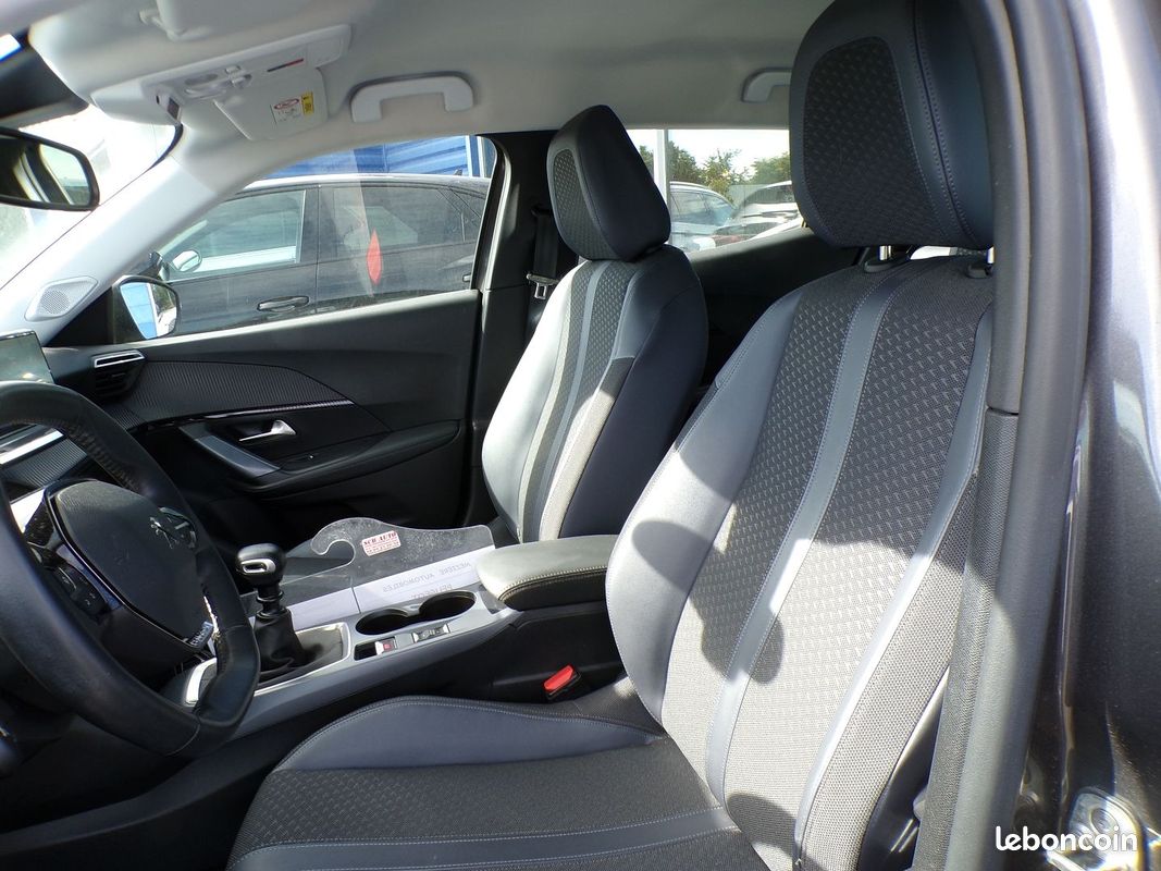 Peugeot 2008 1.5 BLUEHDI 100CH S&S ALLURE (image 8)