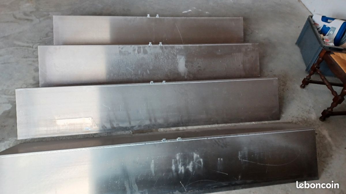 Angle inox (image 1)