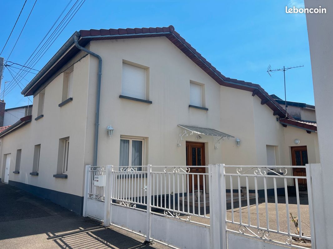Maison 5 pièces 185 m² · à Wassy · 185 m² · 185 000 €