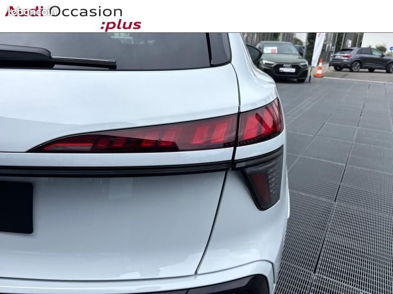 Audi Q3 1.5 e-hybrid 272ch S line S tronic 6 (image 14)