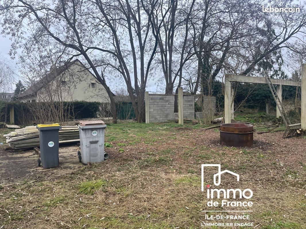 Terrain 971 m² Avon · 349 000 €