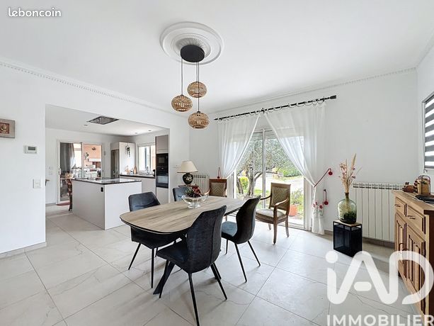 Propriété 4 pièces 136 m²