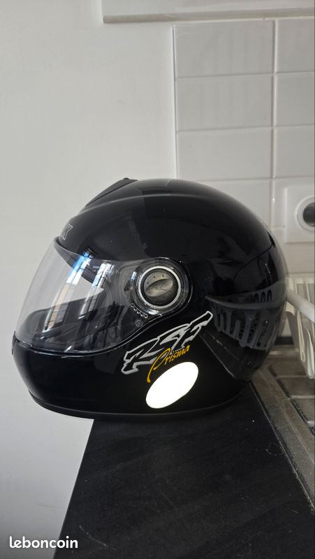 Casque intégral SHARK noir brillant – Taille XS – Très bon état (image 1)