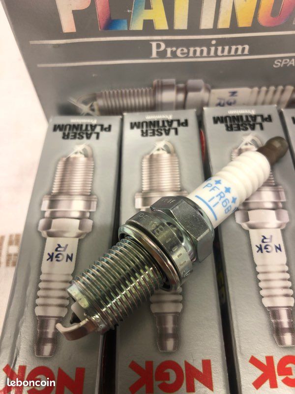 Bougies NGK PFR6B-11 platinum - Équipement moto