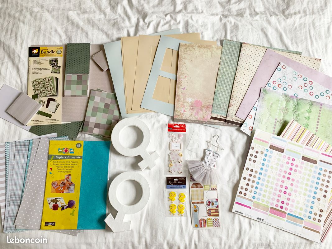 Gros lot de papeterie Scrapbooking, thème enfants / naissance (image 1)