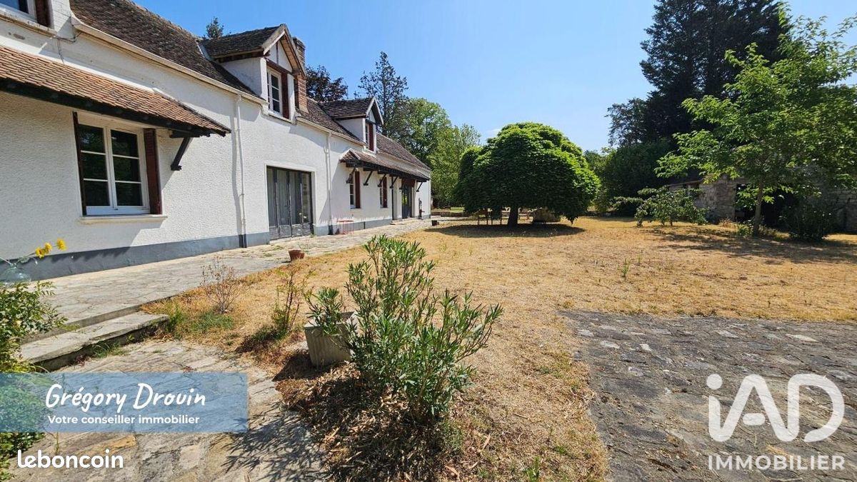 Maison 11 pièces 216 m² · à Le Vaudoué · 216 m² · 730 000 €