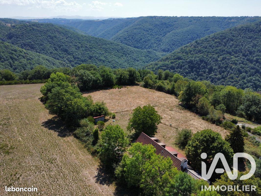 Maison 8 pièces 215 m² · à Chalvignac · 215 m² · 325 000 €
