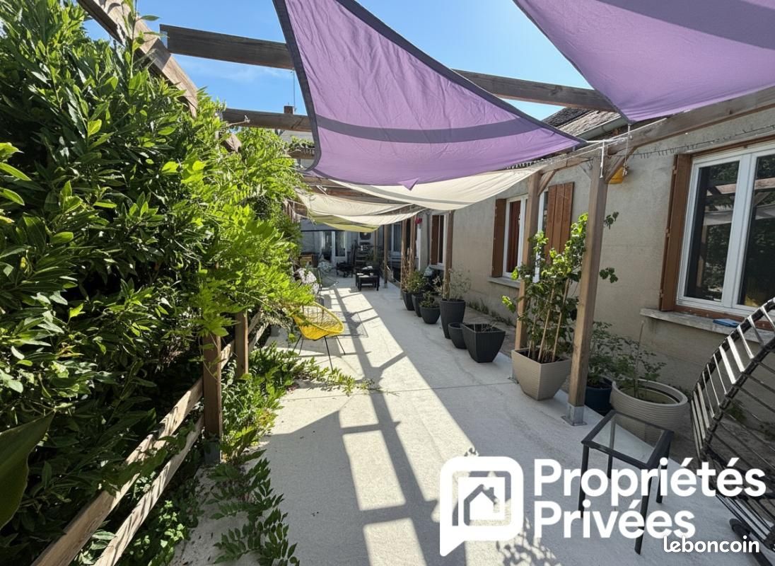 Maison 7 pièces 204 m² · à Mehun-sur-Yèvre · 204 m² · 193 000 €
