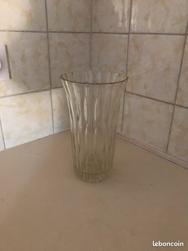 Vase en verre (image 1)