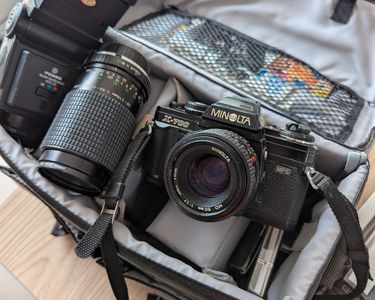 MINOLTA X-500 35MM SLR FILM CAMERA Plus A Sigma F=~35~70mm Zoom Lens