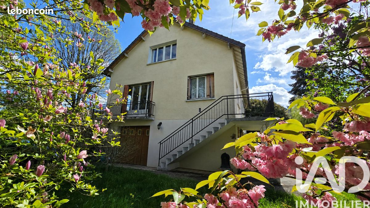 Maison 8 pièces 254 m² · à Égly · 254 m² · 380 000 €