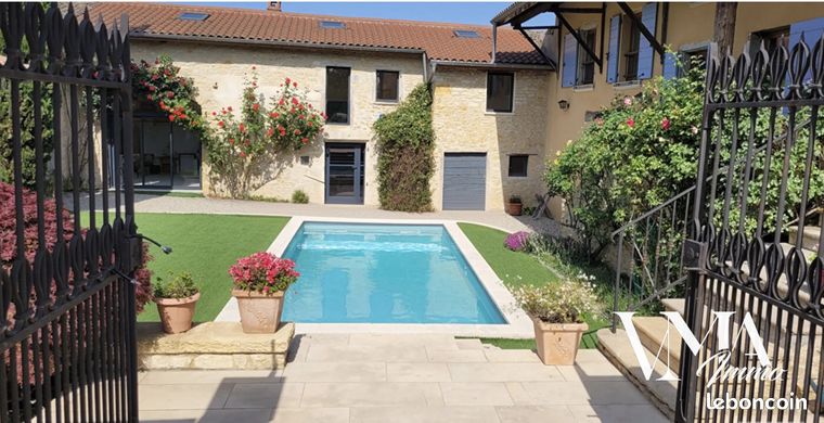Propriété 8 pièces 335 m²