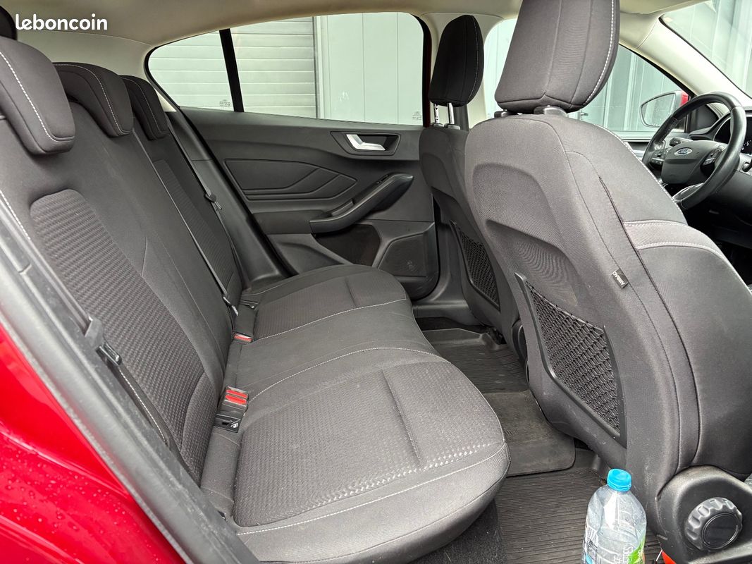FORD FOCUS 1.0 EcoBoost 100 CH BVM6 Trend Business / CARPLAY / CAMERA / KEYLESS (image 16)
