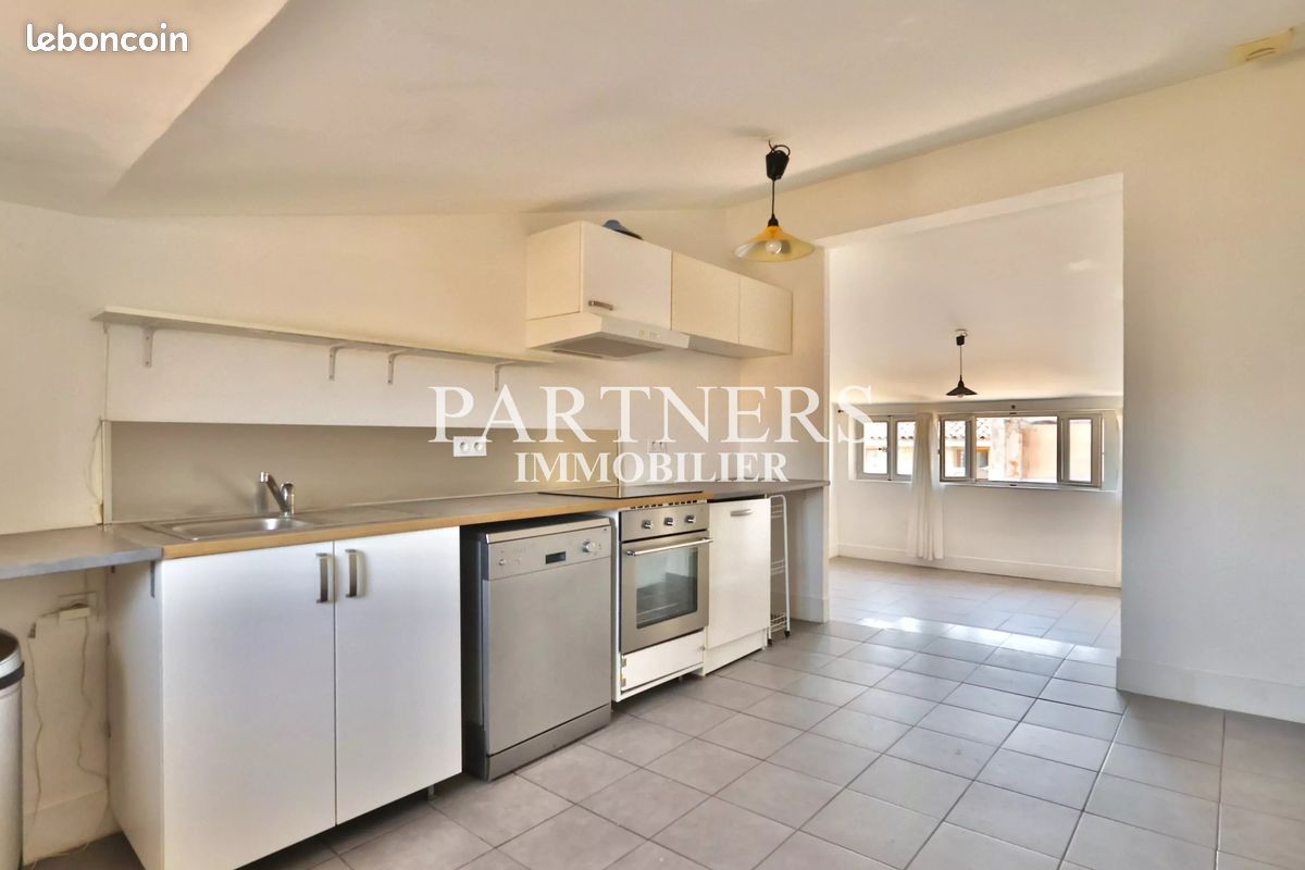 Appartement 2 pièces 50 m² · à Aix-en-Provence · 50 m² · 1 028 €/mois