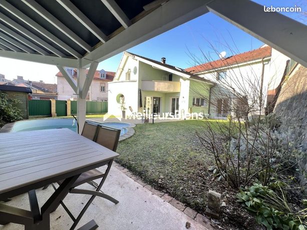 Maison 5 pièces 160 m²