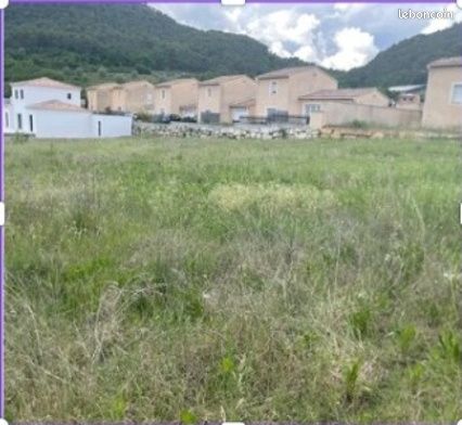 Terrain 1 771 m² Pierrelongue · 136 500 €