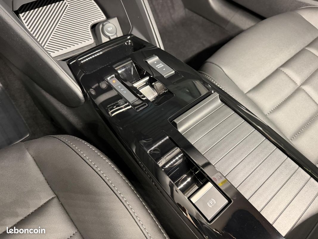 CITROEN C4 III (2) 1.2 HYBRIDE 145 MAX e-DCS6 PACK HIVER TOIT OUVRANT (image 21)