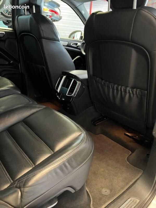 Porsche Cayenne S (image 10)