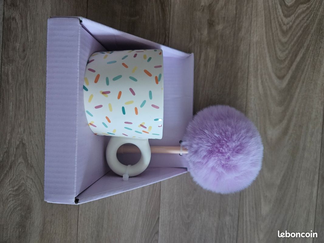 Coffret tasse et stylo violet (image 1)