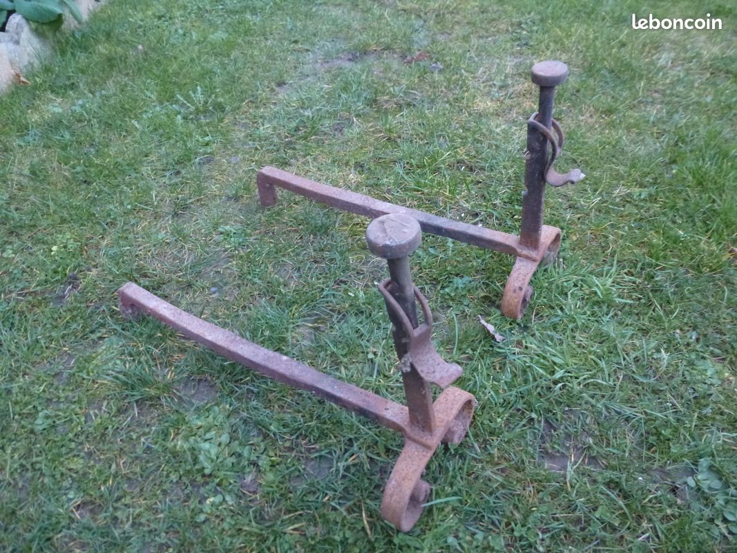 Paire de chenets porte broche (image 1)