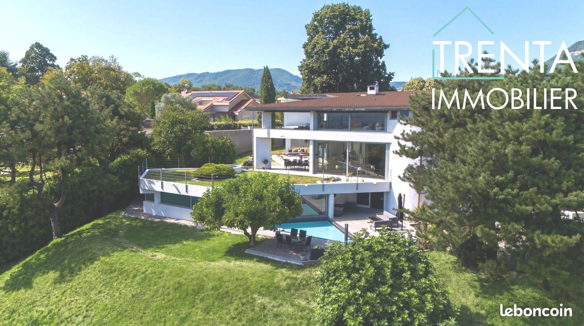 Maison 10 pièces 457 m² · à Saint-Jean-de-Moirans · 457 m² · 1 495 000 €
