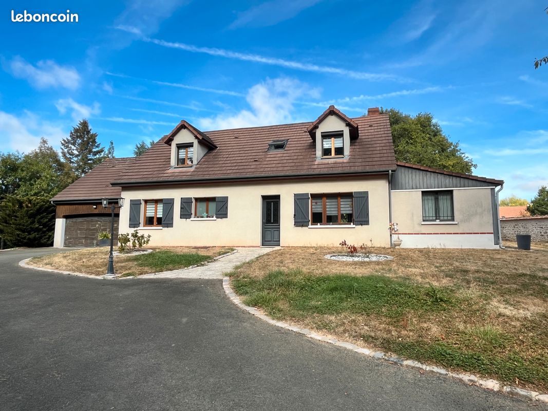 Maison 6 pièces 140 m² · à Saint-Maur-sur-le-Loir · 140 m² · 240 000 €