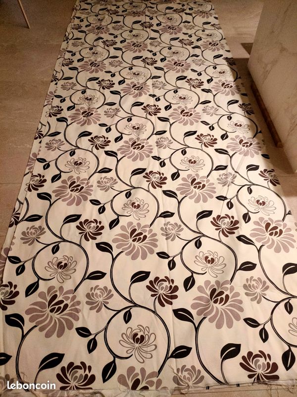 Coupon tissu 800 cm sur 170 cm (image 1)