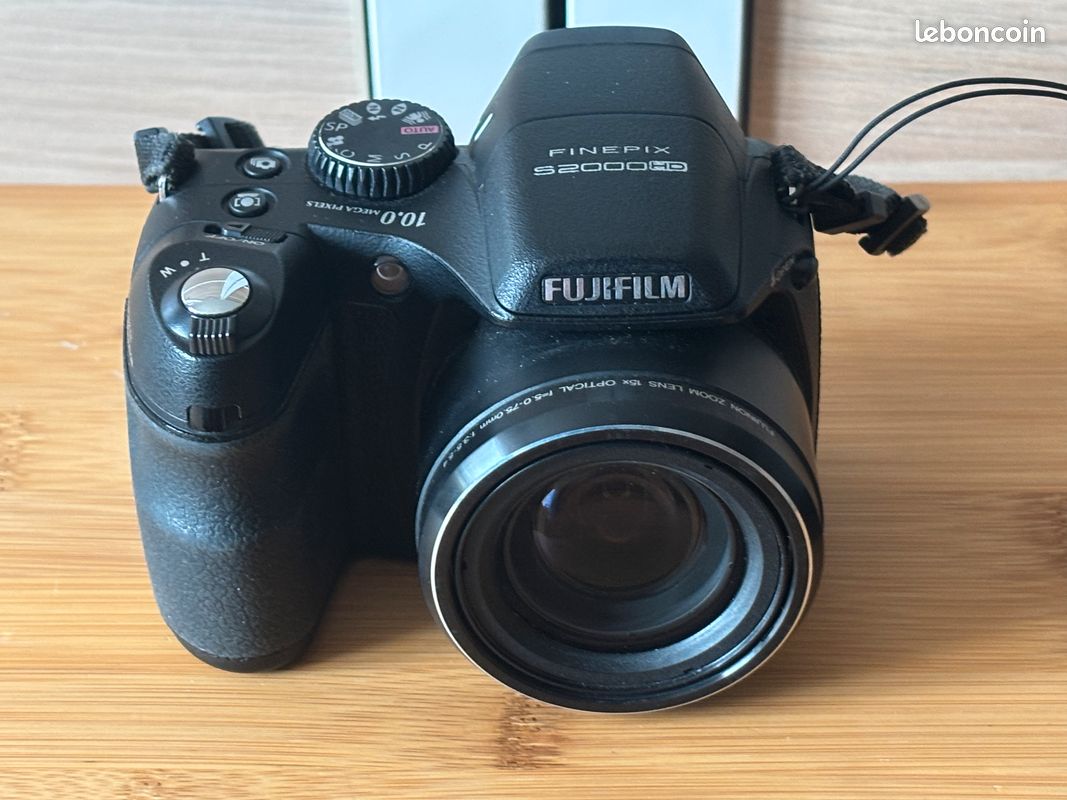 FUJIFILM FINEPIX S2000 HD 10.0MP Digital Bridge Camera 15x Zoom Black, SD, Case EUR 49,97 - FR
