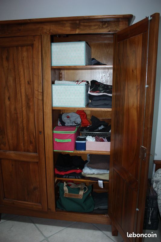 Armoire en noyer 2 portes (image 4)