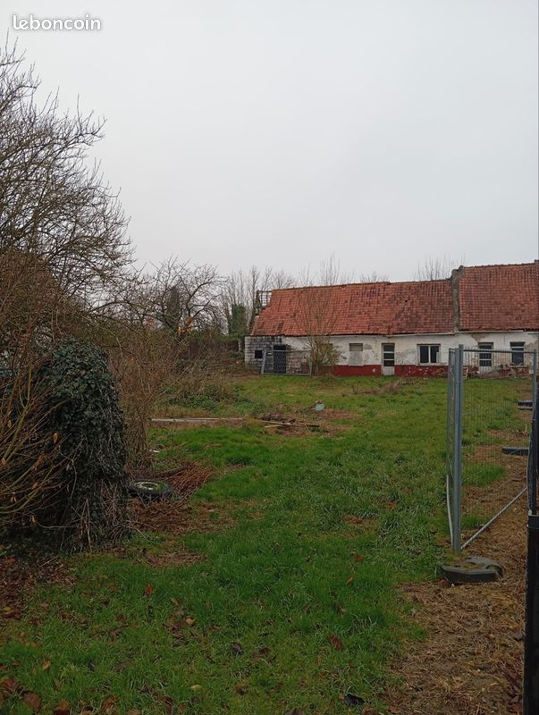 Terrain avec dépendance · à Wanquetin · 37 000 €