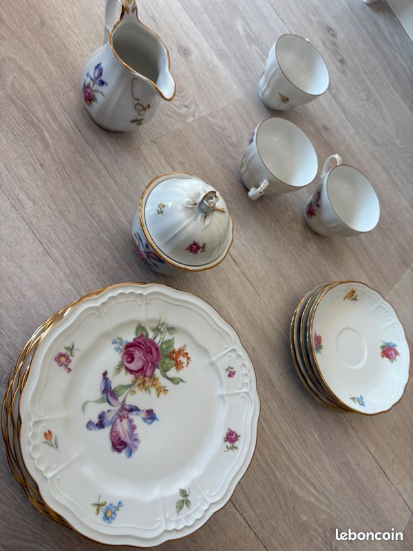 Service à thé en porcelaine (image 1)