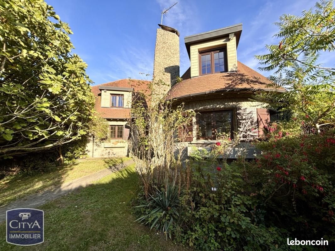 Maison 5 pièces 177 m² · à Fournes-en-Weppes · 177 m² · 629 000 €