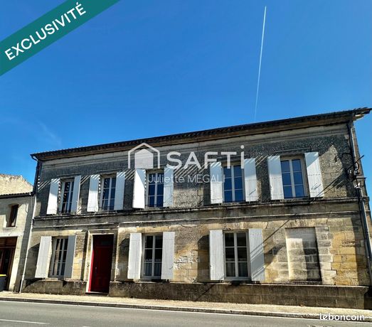Maison 8 pièces 345 m²